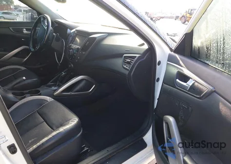 2015 Hyundai Veloster Turbo z USA, uszkodzony, nr VIN KMHTC6AE4FU244295